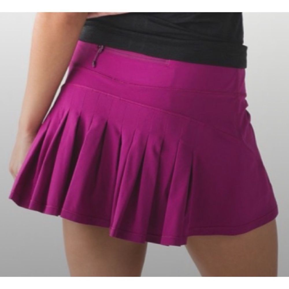 LULULEMON Circuit Breaker Skirt Regular Deep Fuchsia Size 4 ~ Excellent